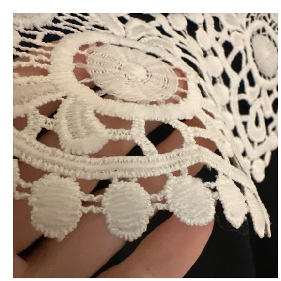 Alison Andrews Black Top Blouse Crochet Collar Minimalist Short Sleeve Medium M - Picture 4 of 12